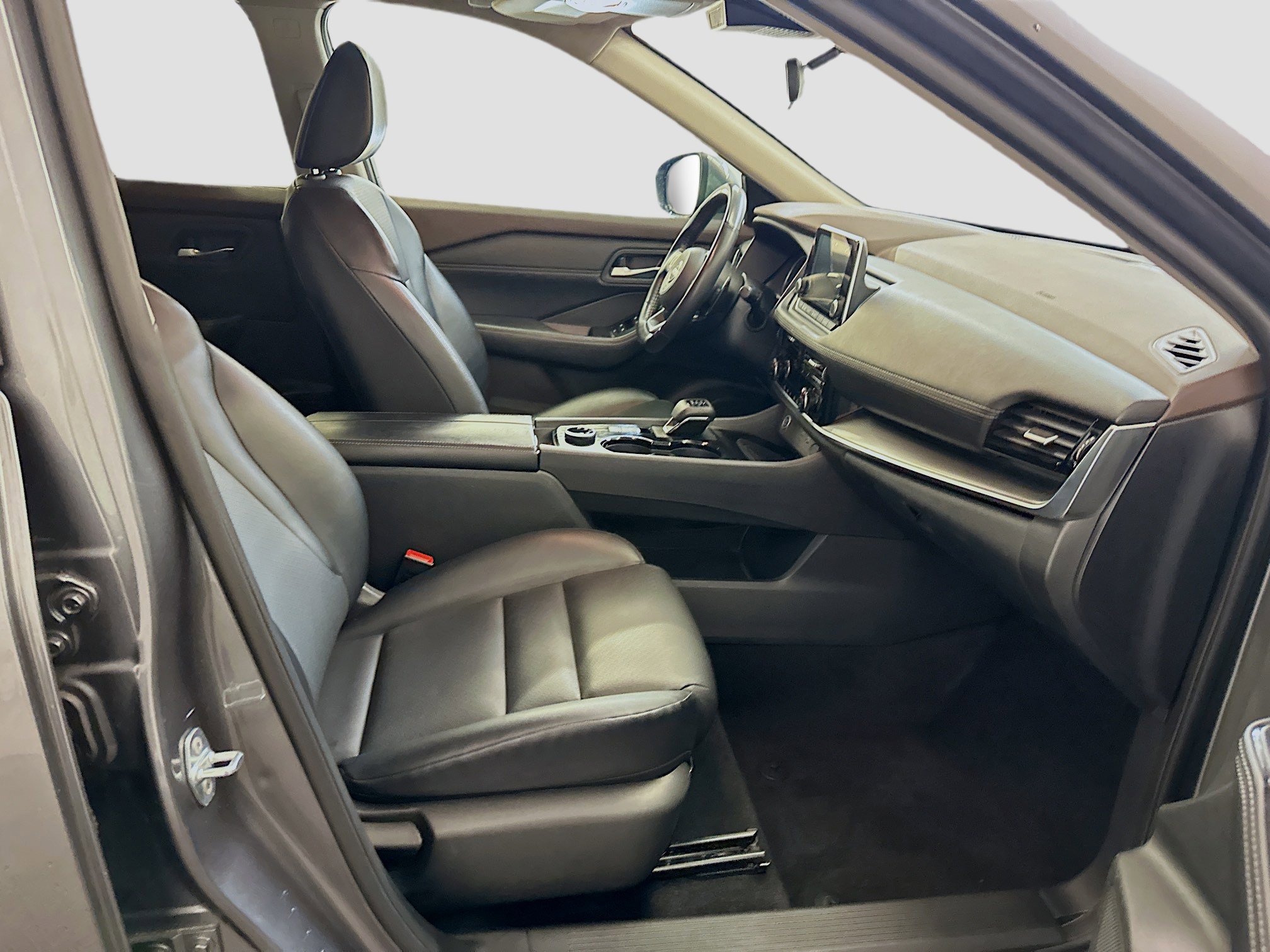 Used 2023 Nissan Rogue SV w/ SV Premium Package image 33