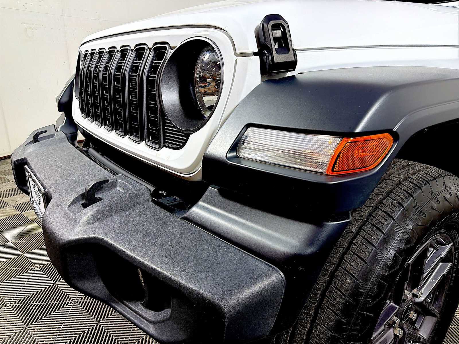 Used 2024 Jeep Wrangler Sport S image 22