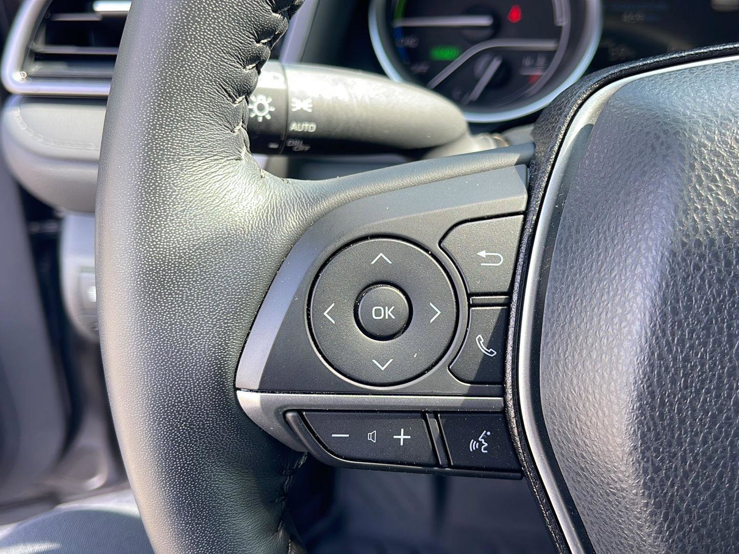 Used 2024 Toyota Camry XLE w/ Navigation Package FWD image 15