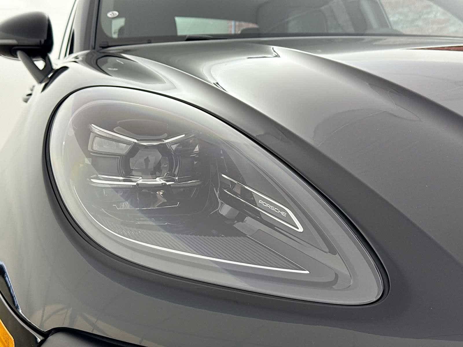 New 2025 Porsche Macan S AWD/4WD image 36
