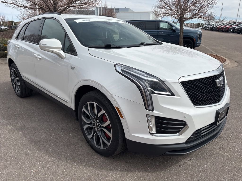 Certified 2022 Cadillac XT5 Sportv w/ LPO, ONYX Package image 7