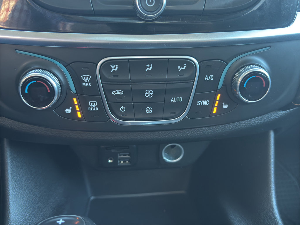 Used 2020 Chevrolet Traverse RS image 23