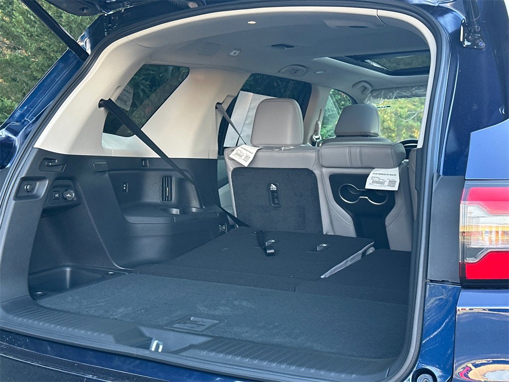 New 2025 Honda Pilot Touring image 7