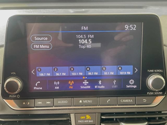 Used 2025 Nissan Altima 2.5 SV FWD image 15