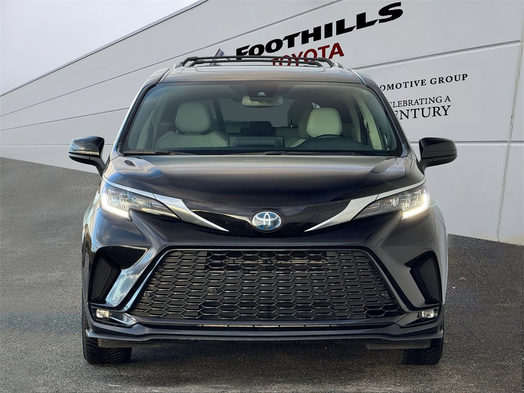 Certified 2022 Toyota Sienna XSE image 2