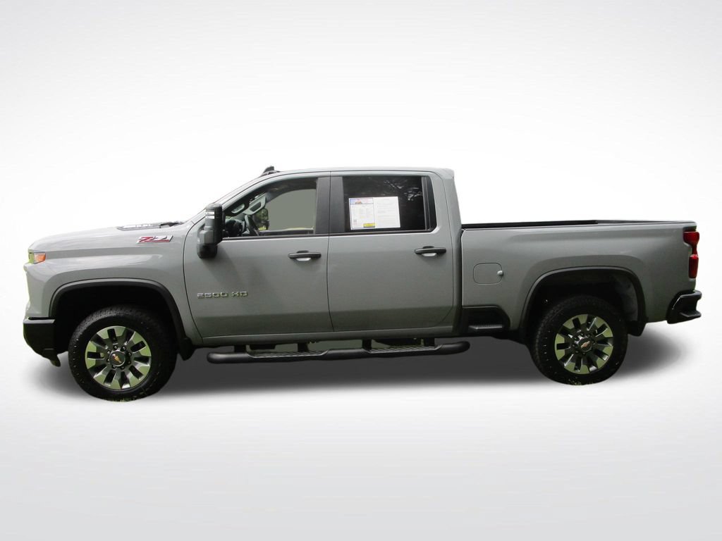 Used 2025 Chevrolet Silverado 2500 Custom w/ Custom Value Package AWD/4WD image 3