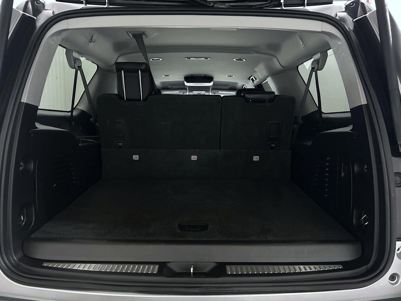 Used 2018 Chevrolet Suburban LT image 23