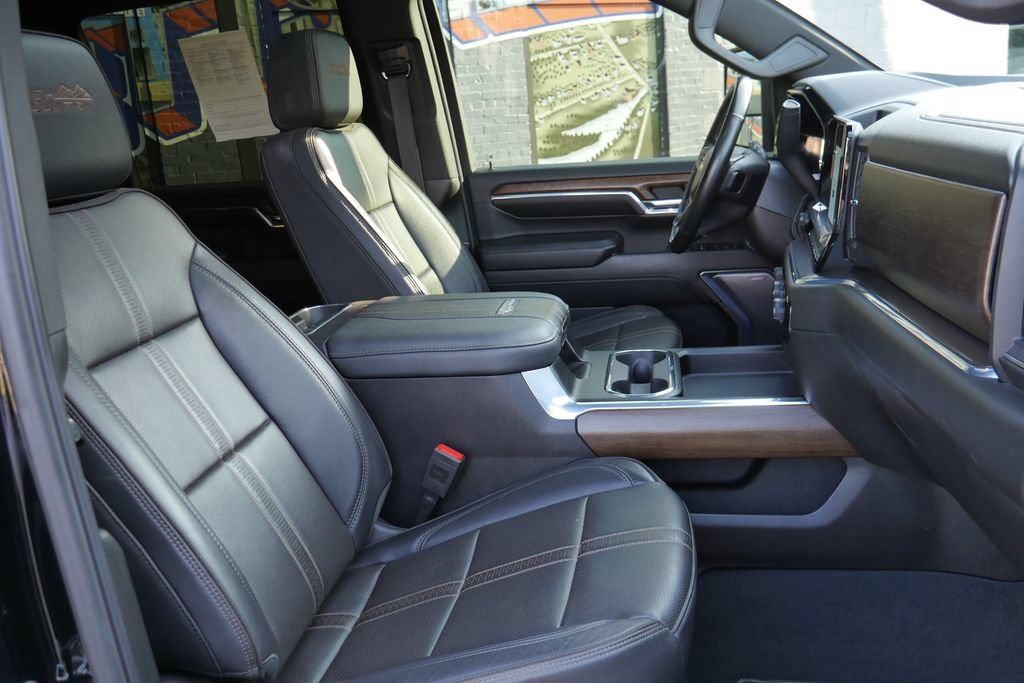 Used 2024 Chevrolet Silverado 2500 High Country AWD/4WD image 9
