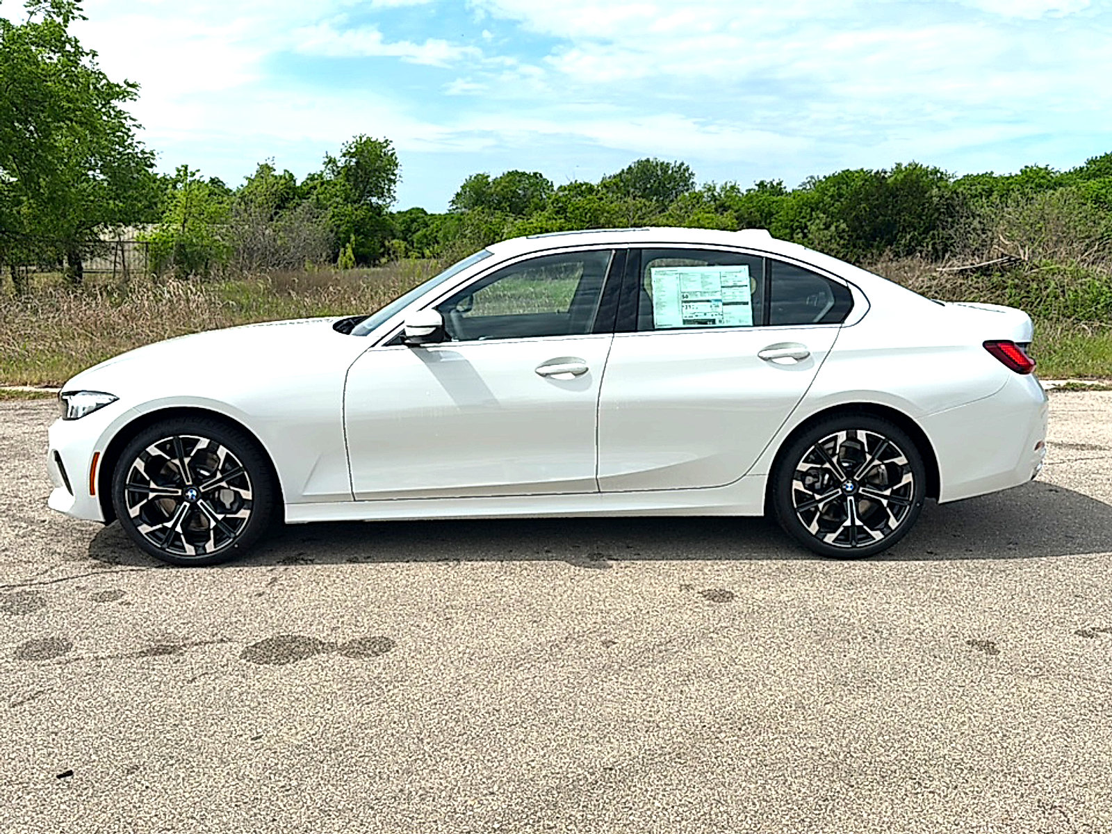 New 2026 BMW 330i Sedan w/ Premium Package RWD image 5