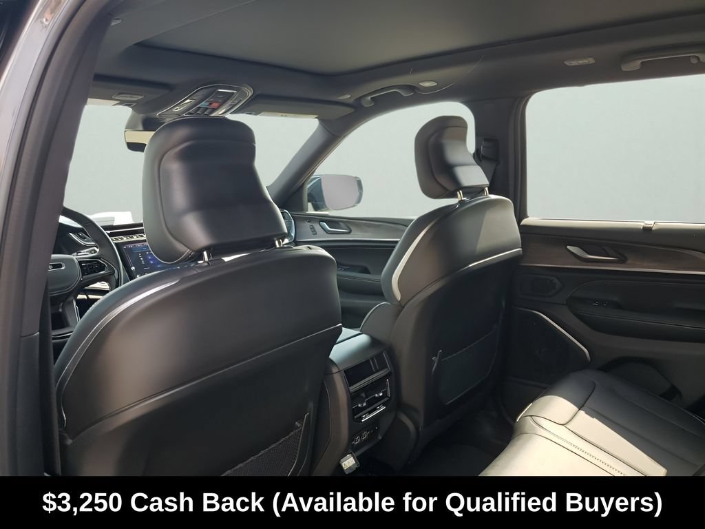 New 2025 Jeep Grand Cherokee Overland w/ Adv Protech Group III AWD/4WD image 23