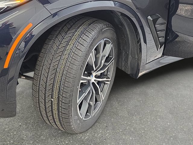 Used 2024 BMW X5 xDrive40i w/ M Sport Package AWD/4WD image 29