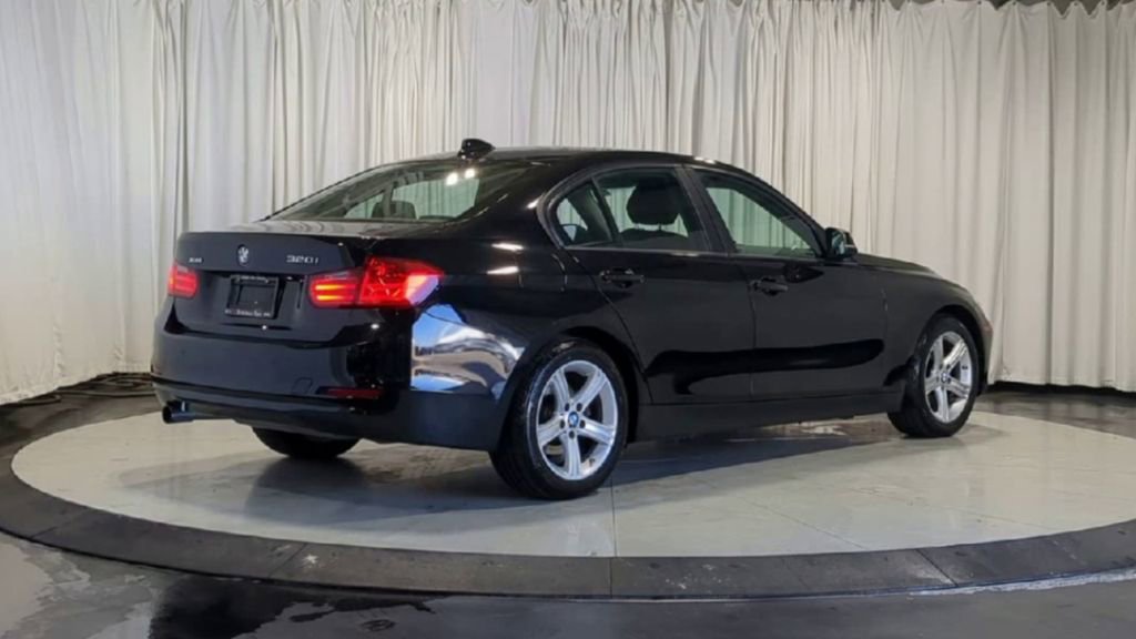 Used 2014 BMW 320i xDrive Sedan image 10