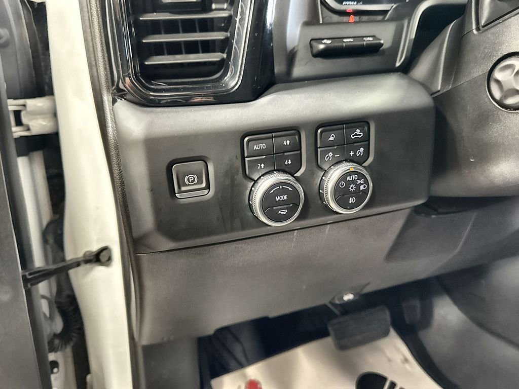 Used 2023 GMC Sierra 1500 AT4 w/ AT4 Premium Package AWD/4WD image 16