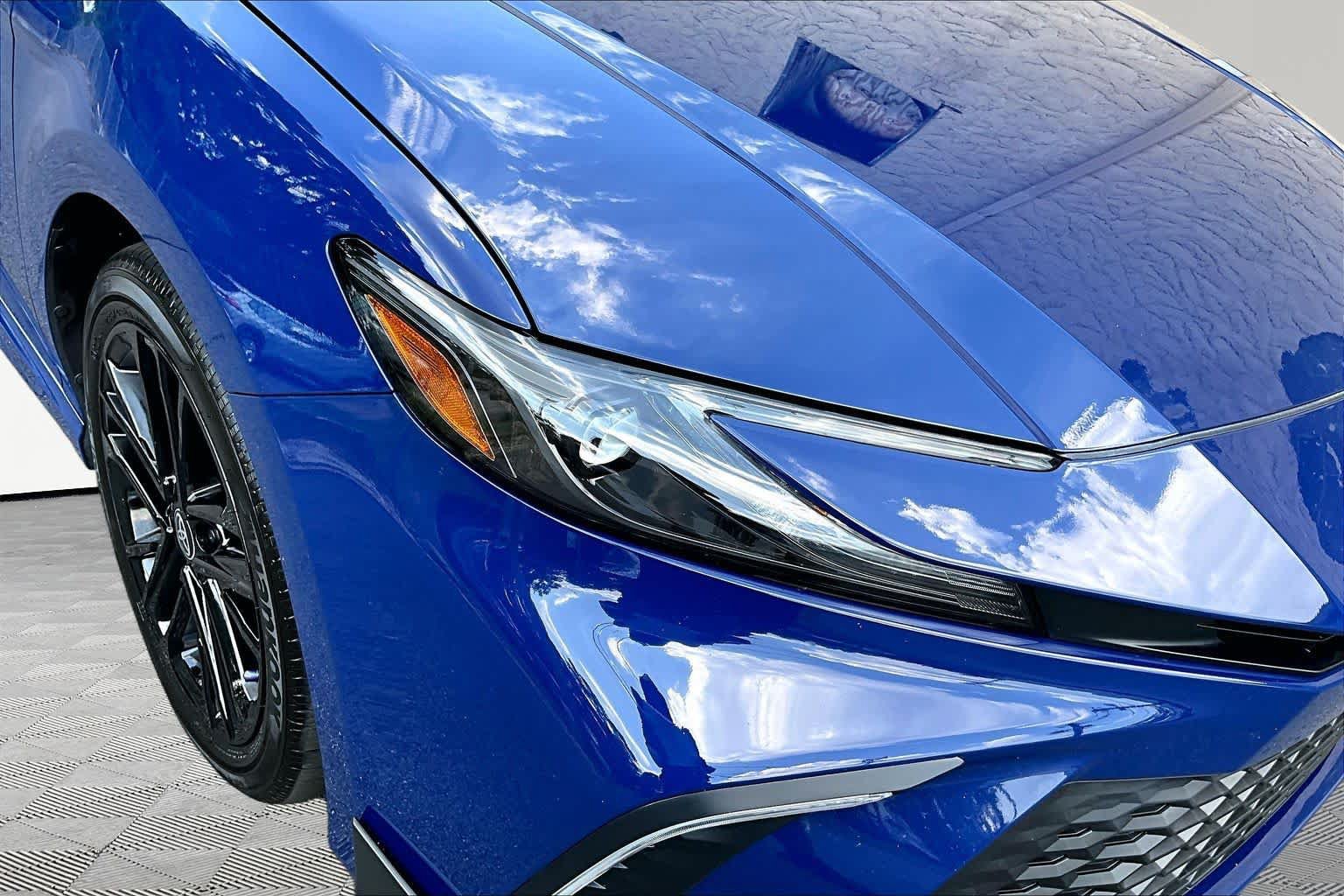 Used 2025 Toyota Camry SE w/ Convenience Package FWD image 28