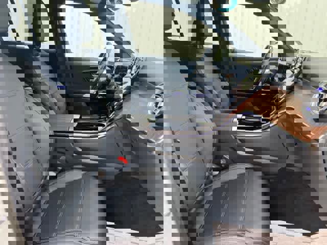 Used 2026 Mercedes-Benz GLC 300 image 21