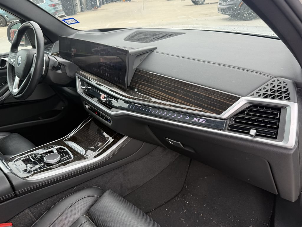 Used 2025 BMW X5 xDrive50e AWD/4WD image 28