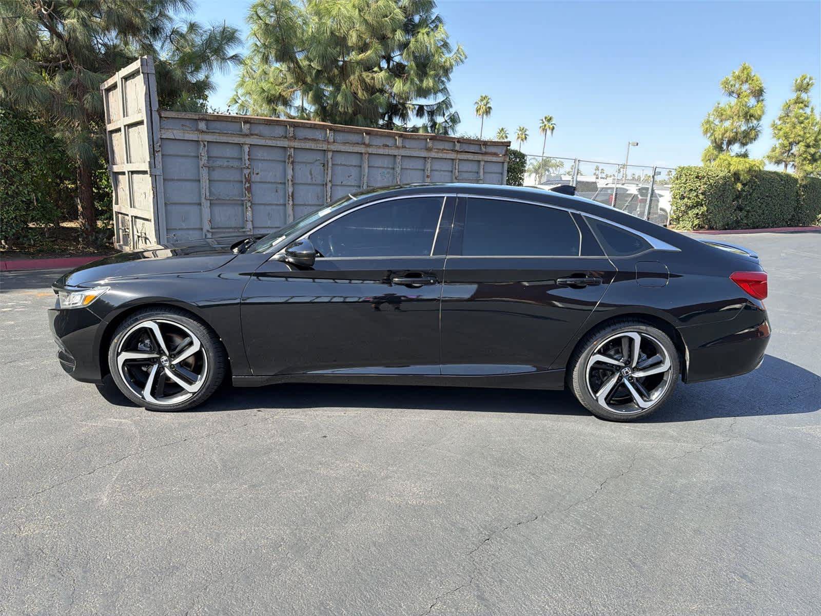 Used 2019 Honda Accord Sport image 3
