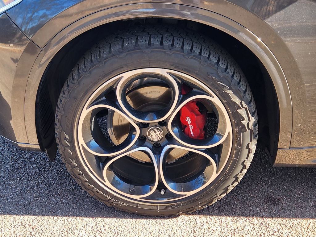 Used 2022 Alfa Romeo Stelvio Ti image 25