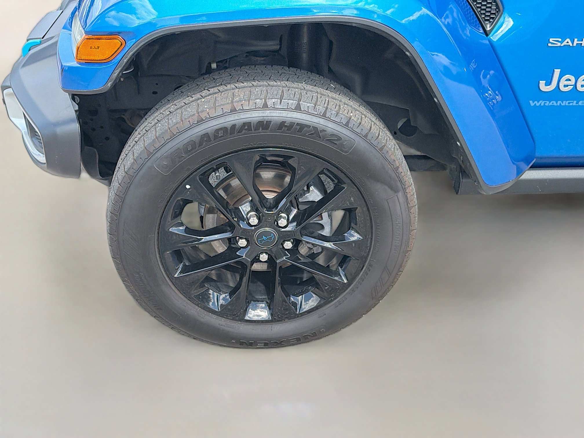 Used 2024 Jeep Wrangler Sahara image 39