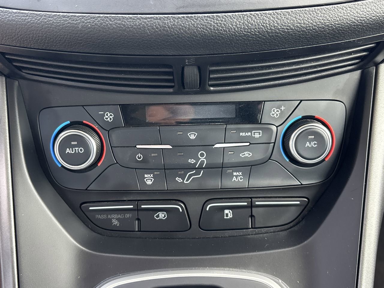 Used 2017 Ford C-MAX Energi SE image 22