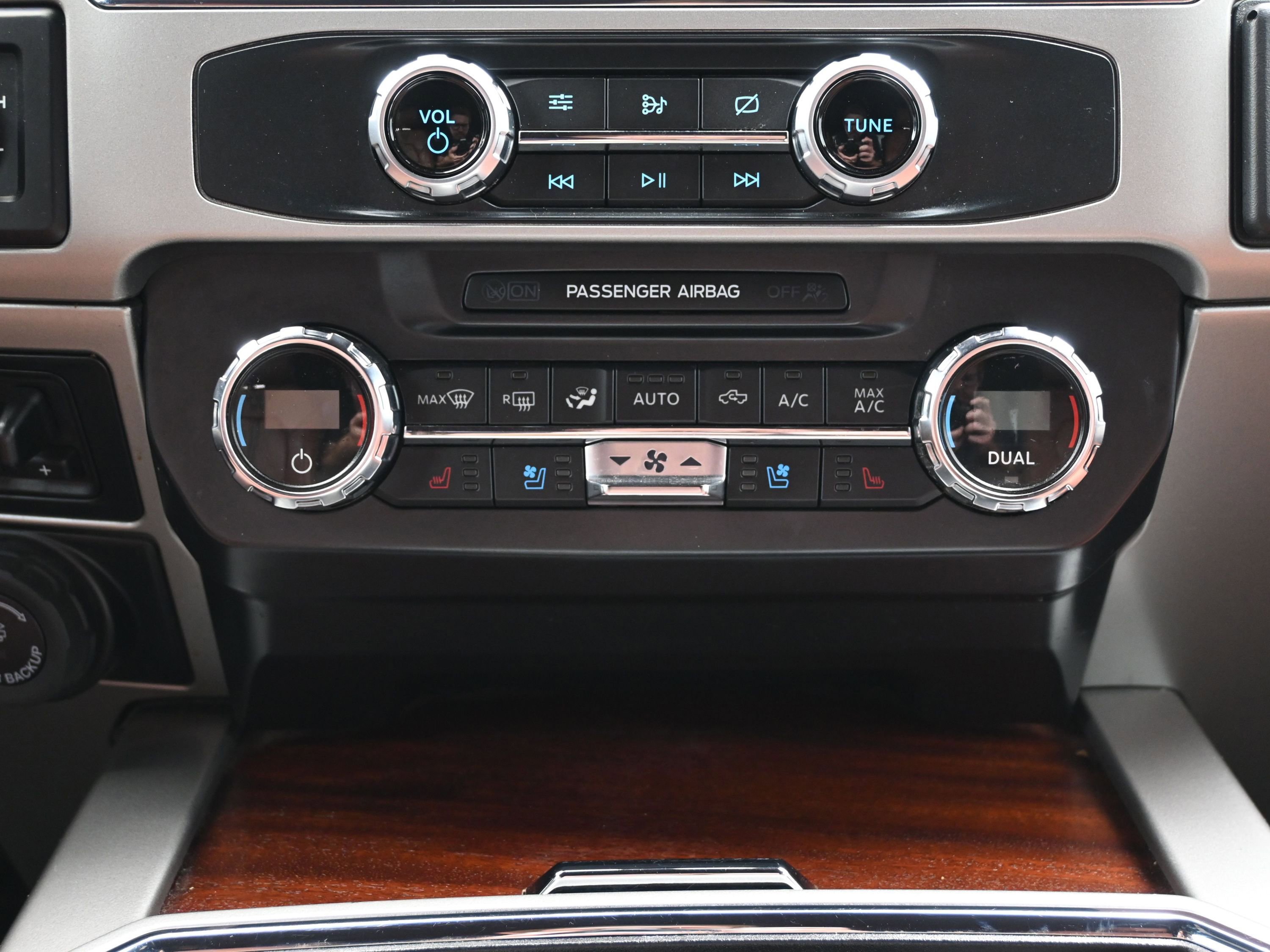 Used 2022 Ford F250 King Ranch w/ FX4 Off-Road Package AWD/4WD image 39