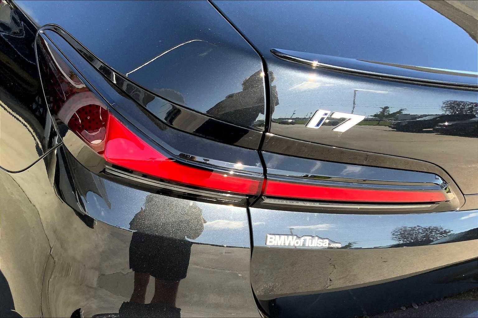 New 2025 BMW i7 xDrive60 AWD/4WD image 14