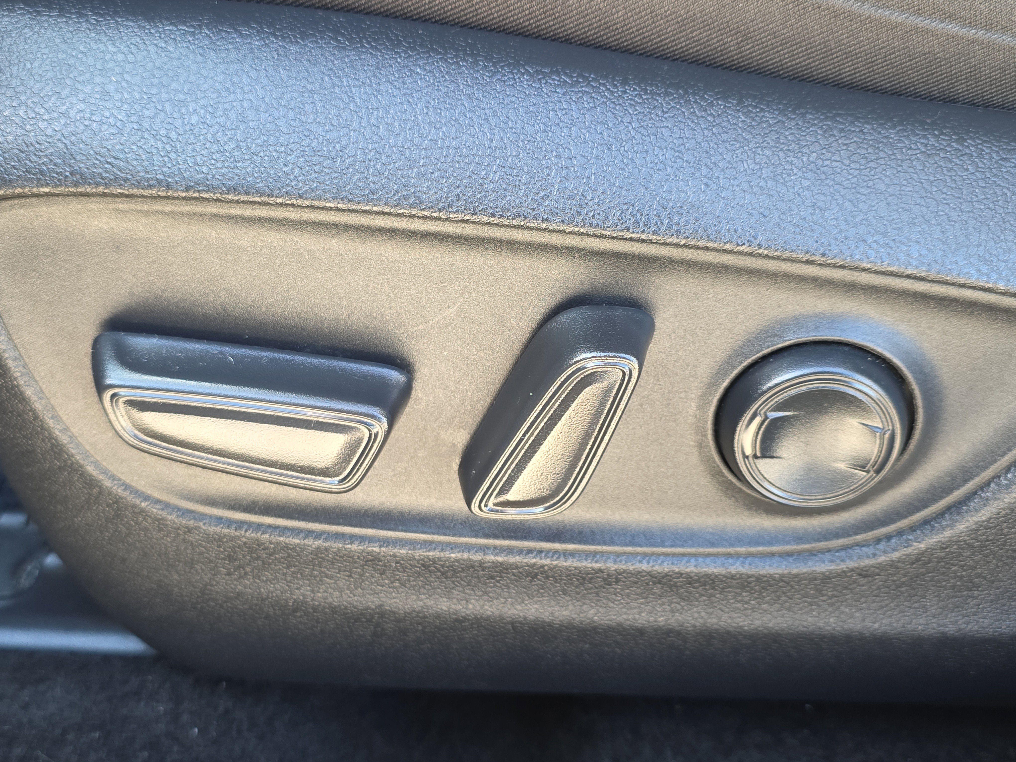 Used 2024 Toyota RAV4 XLE image 24