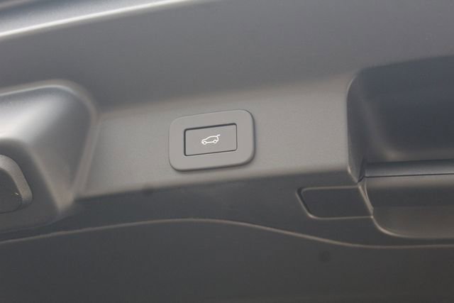 New 2026 Jaguar F-PACE R-Dynamic S image 13