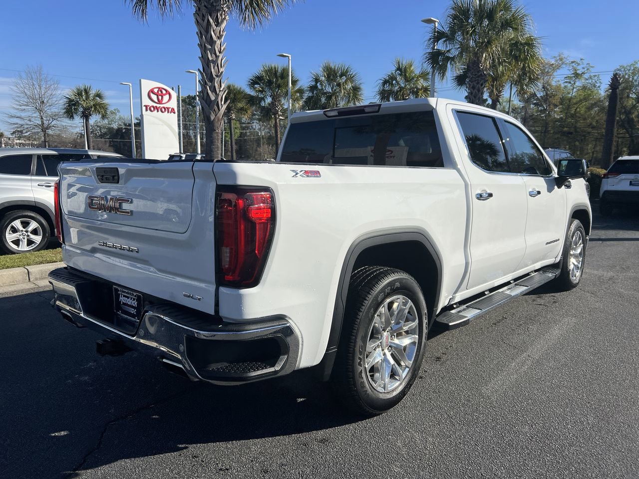 Used 2020 GMC Sierra 1500 SLT w/ SLT Premium Plus Package AWD/4WD image 10