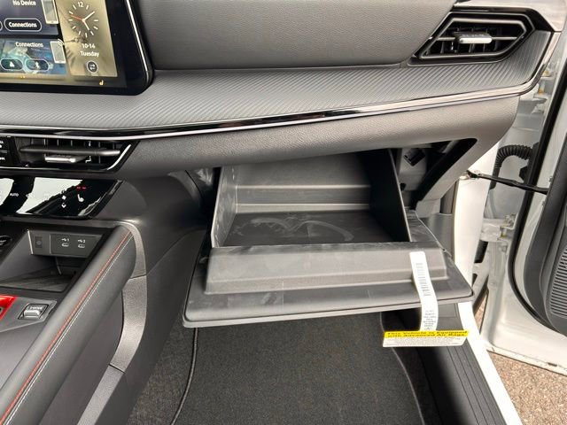 New 2025 Nissan Kicks SR w/ SR Premium Package image 25