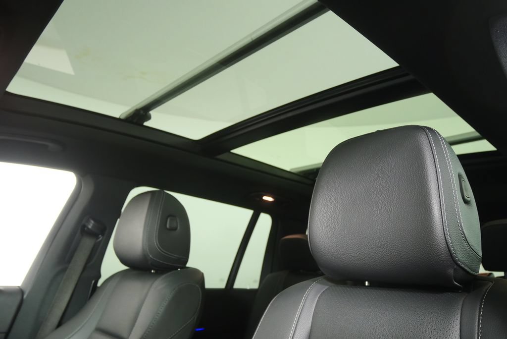 Used 2024 Mercedes-Benz GLS 450 4MATIC image 11