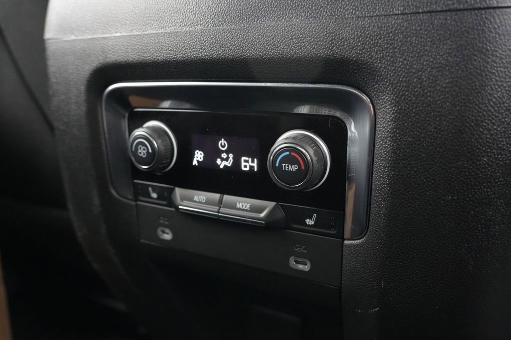 Used 2023 Chevrolet Tahoe High Country AWD/4WD image 26