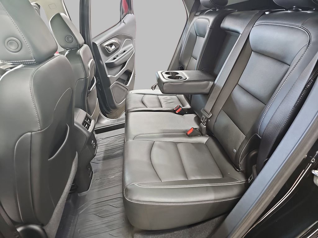 Certified 2022 GMC Terrain SLT w/ Elevation Edition AWD/4WD image 18