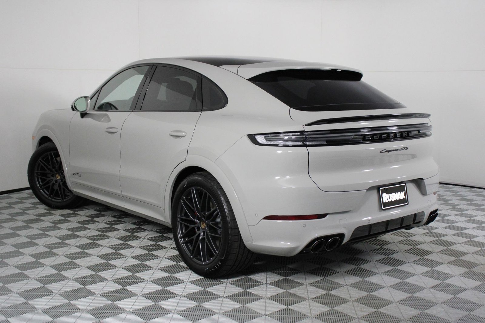 New 2026 Porsche Cayenne GTS AWD/4WD image 3