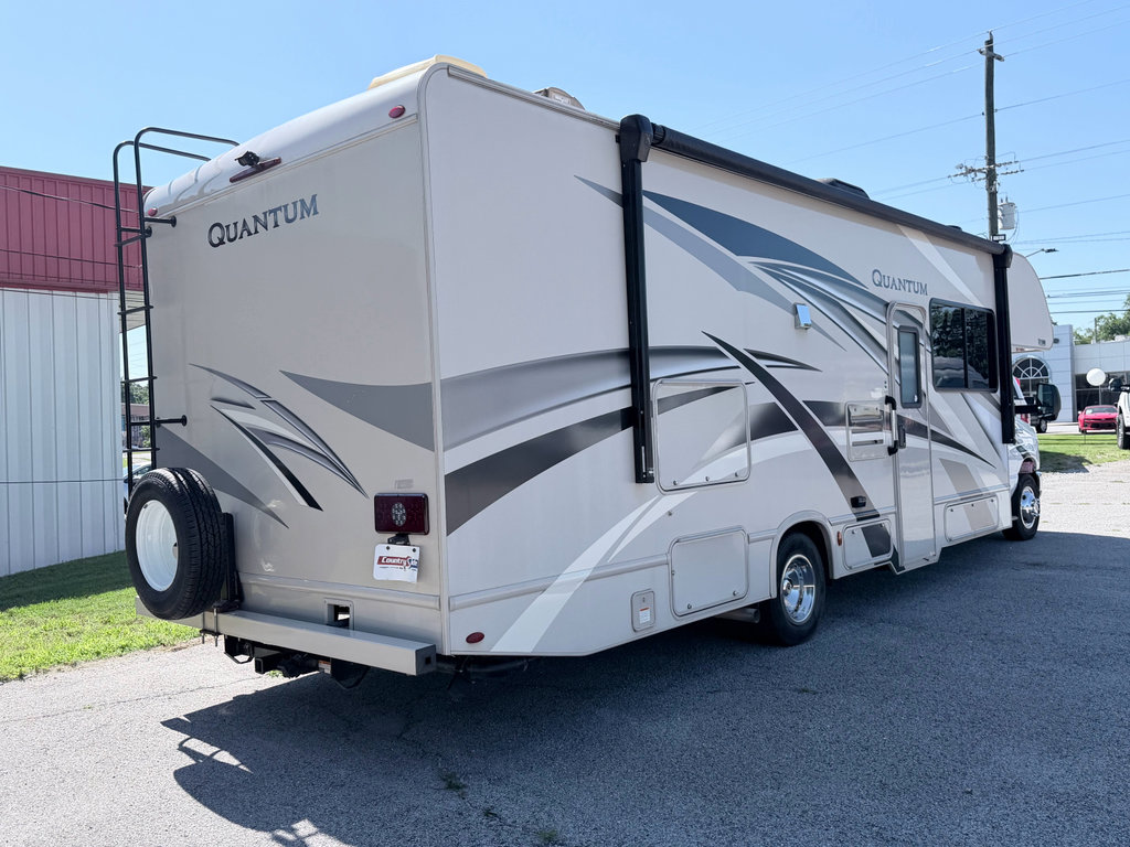 Used 2019 Ford E-450 and Econoline 450 Super Duty w/ Motorhome Prep Package RWD image 6
