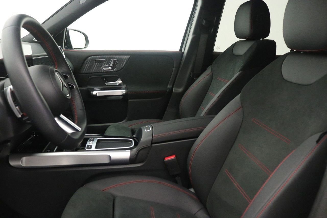 Certified 2025 Mercedes-Benz GLB 250 image 32