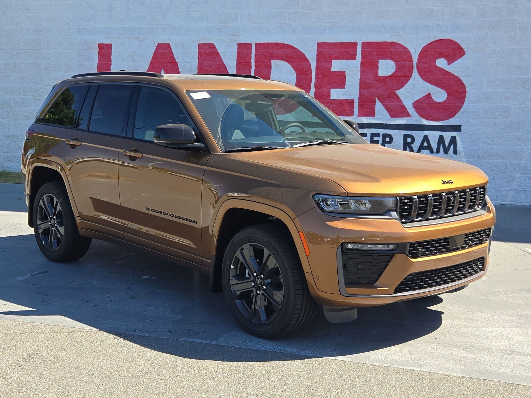 New 2027 Jeep Grand Cherokee Limited AWD/4WD image 1