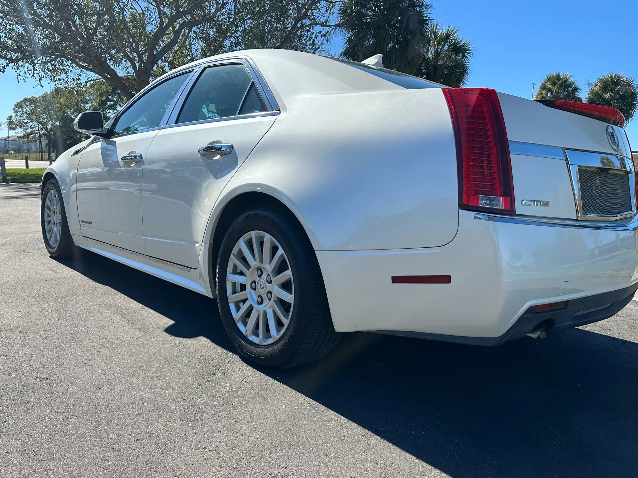 Used 2011 Cadillac CTS Luxury image 10