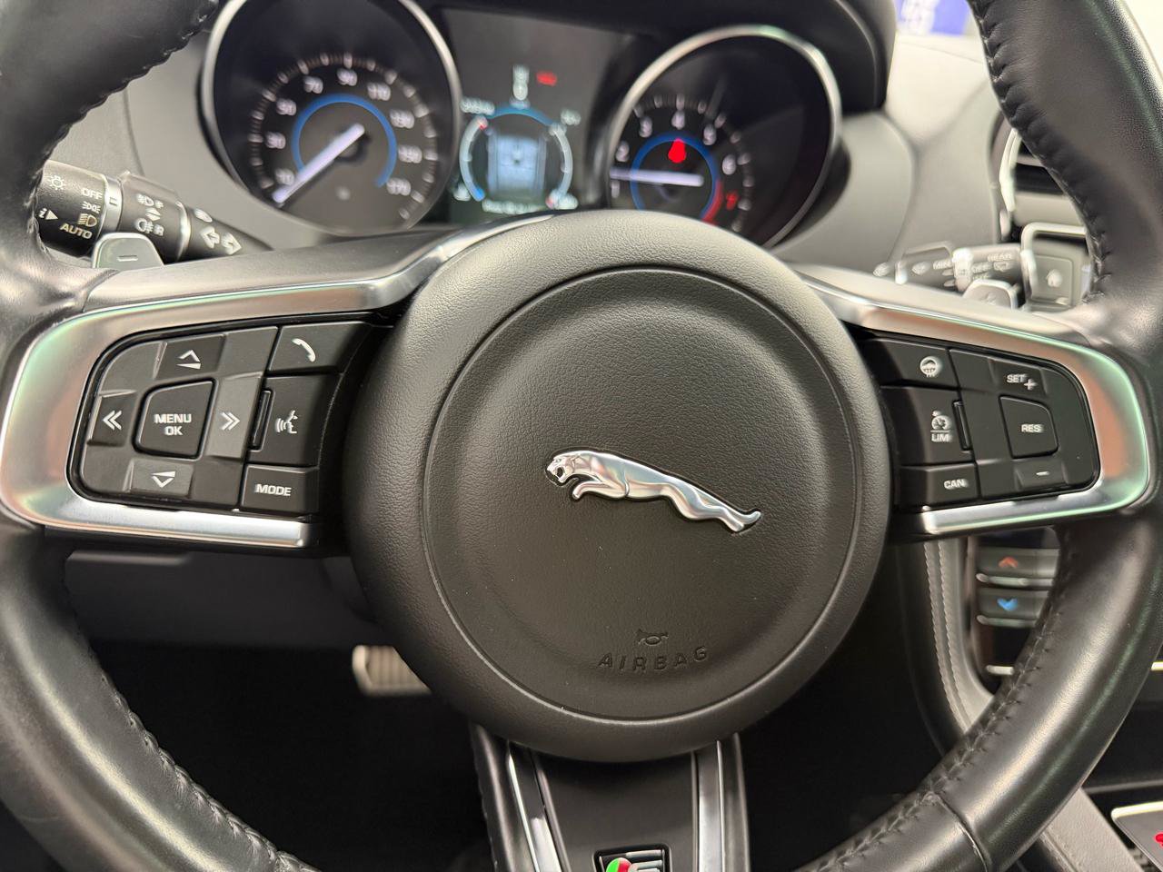 Used 2017 Jaguar F-PACE S AWD/4WD image 18