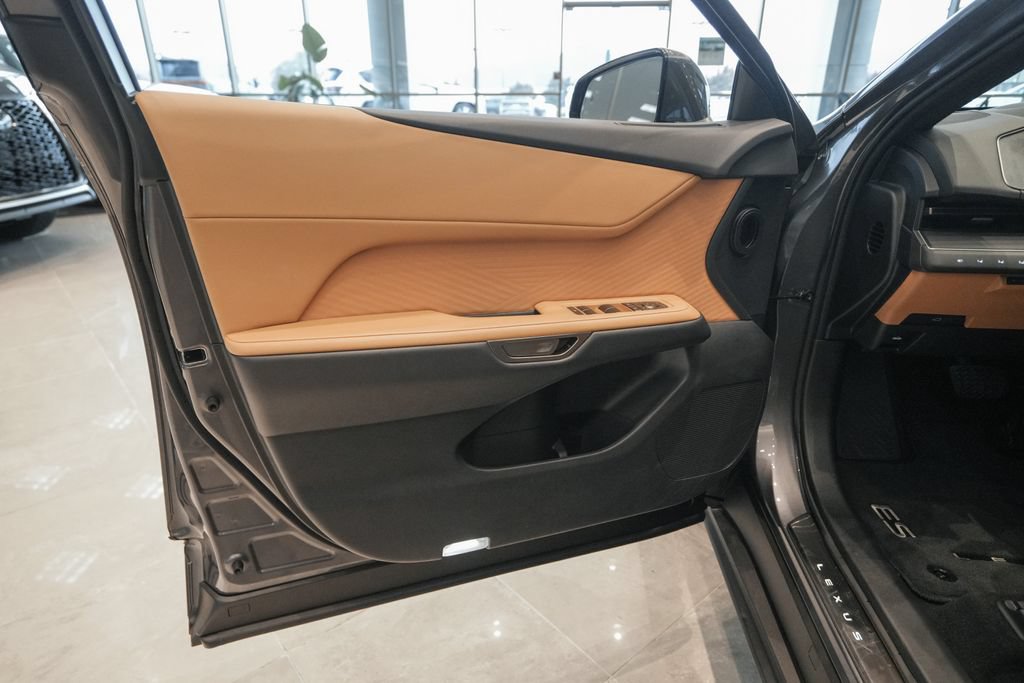 New 2026 Lexus ES 350e w/ Convenience Package FWD image 9