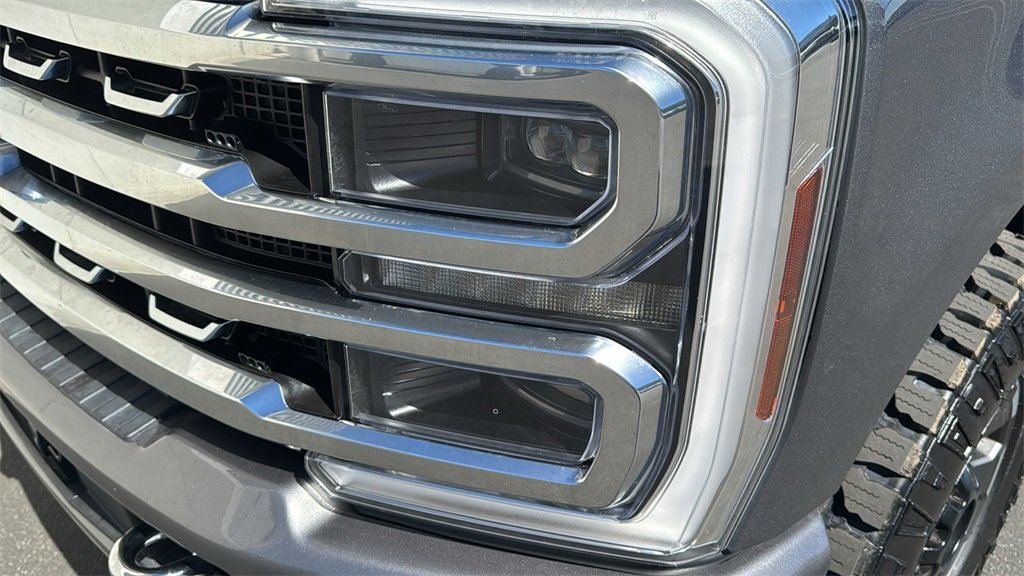 Certified 2024 Ford F350 Platinum w/ Tremor Off-Road Package image 6