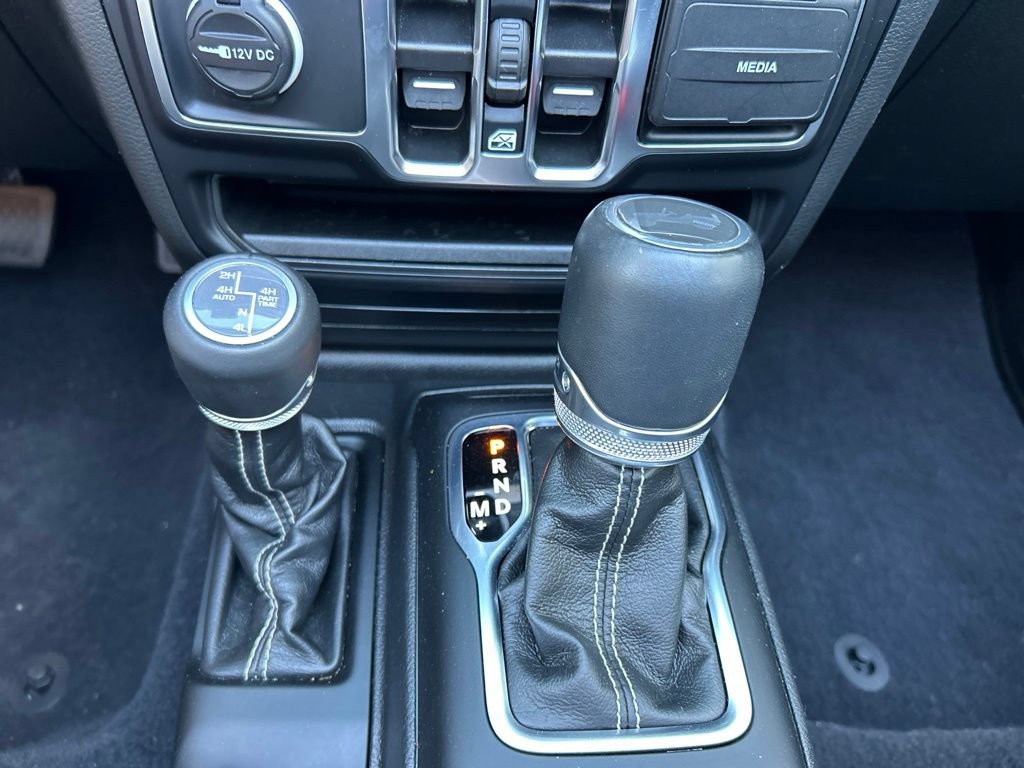 Used 2023 Jeep Wrangler Unlimited Sahara AWD/4WD image 25