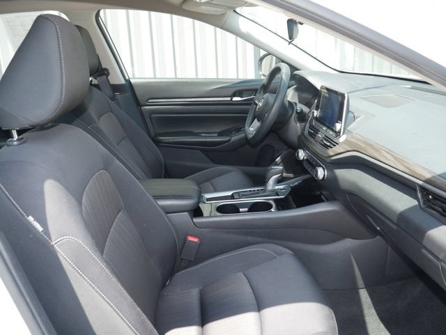 Used 2024 Nissan Altima 2.5 SV FWD image 22