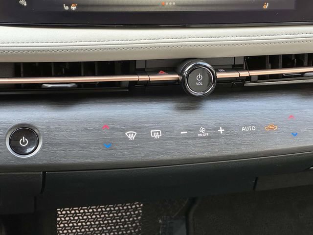 Used 2023 Nissan Ariya AWD image 21