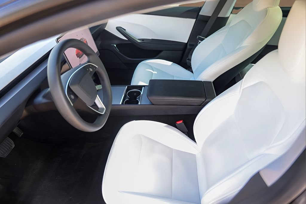 Used 2025 Tesla Model 3 RWD image 9