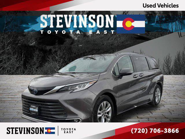 Certified 2023 Toyota Sienna Limited image 1
