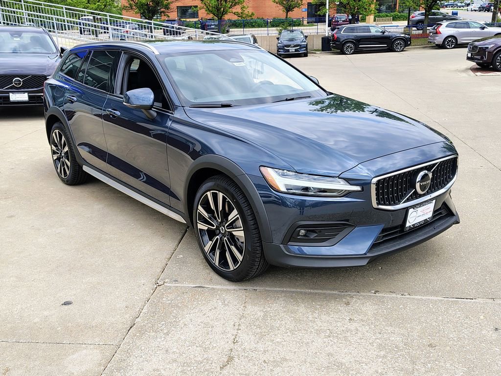 New 2026 Volvo XC60 B5 Ultra w/ Climate Package AWD/4WD image 3