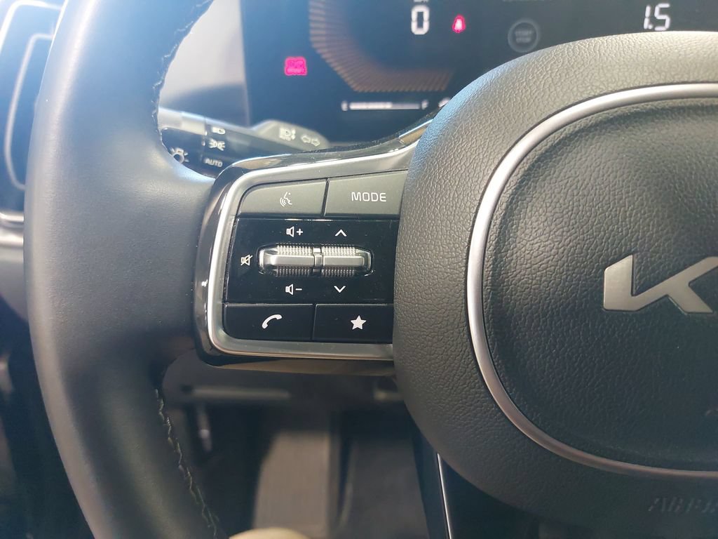 Used 2024 Kia Sorento S AWD/4WD image 17