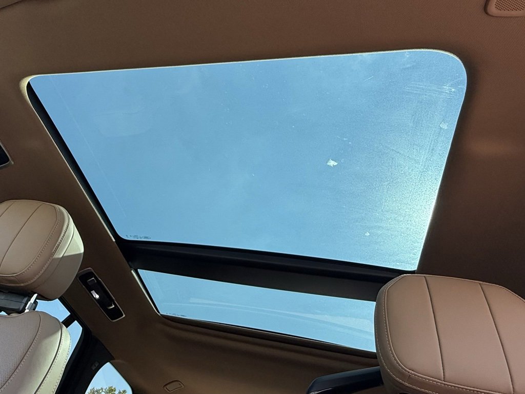 New 2025 Land Rover Range Rover SE image 30