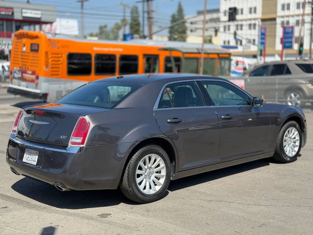 Used 2014 Chrysler 300 Limited RWD image 19